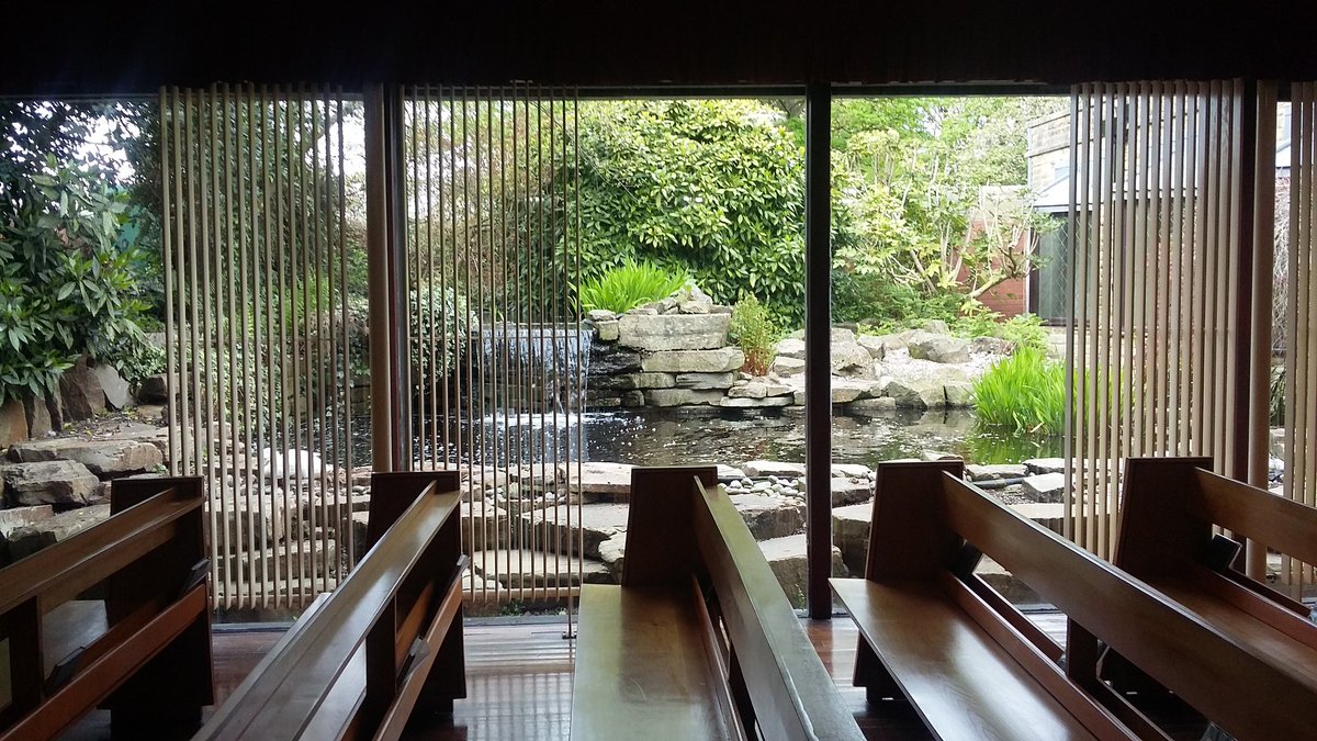 BCM_Funerals's tweet image. Is at #Hollinwood #Crematorium #Oldham love the #duck #pond here at the side of the pews.