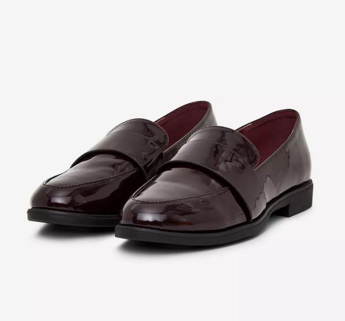 Dorothy_Perkins's tweet photo. It's #TuesdayShoesday! #RT to win the Burgundy Loafers.
https://t.co/zabv1ldhjx 

*Opening date 22/10/19 11am GMT 
Closing date 23/10/19 11am GMT
Competition is open to UK residents aged 18+
For full T&amp;C's click here: https://t.co/lSgfkXcusO       
Winner announced tomorrow. https://t.co/zLItjowsky