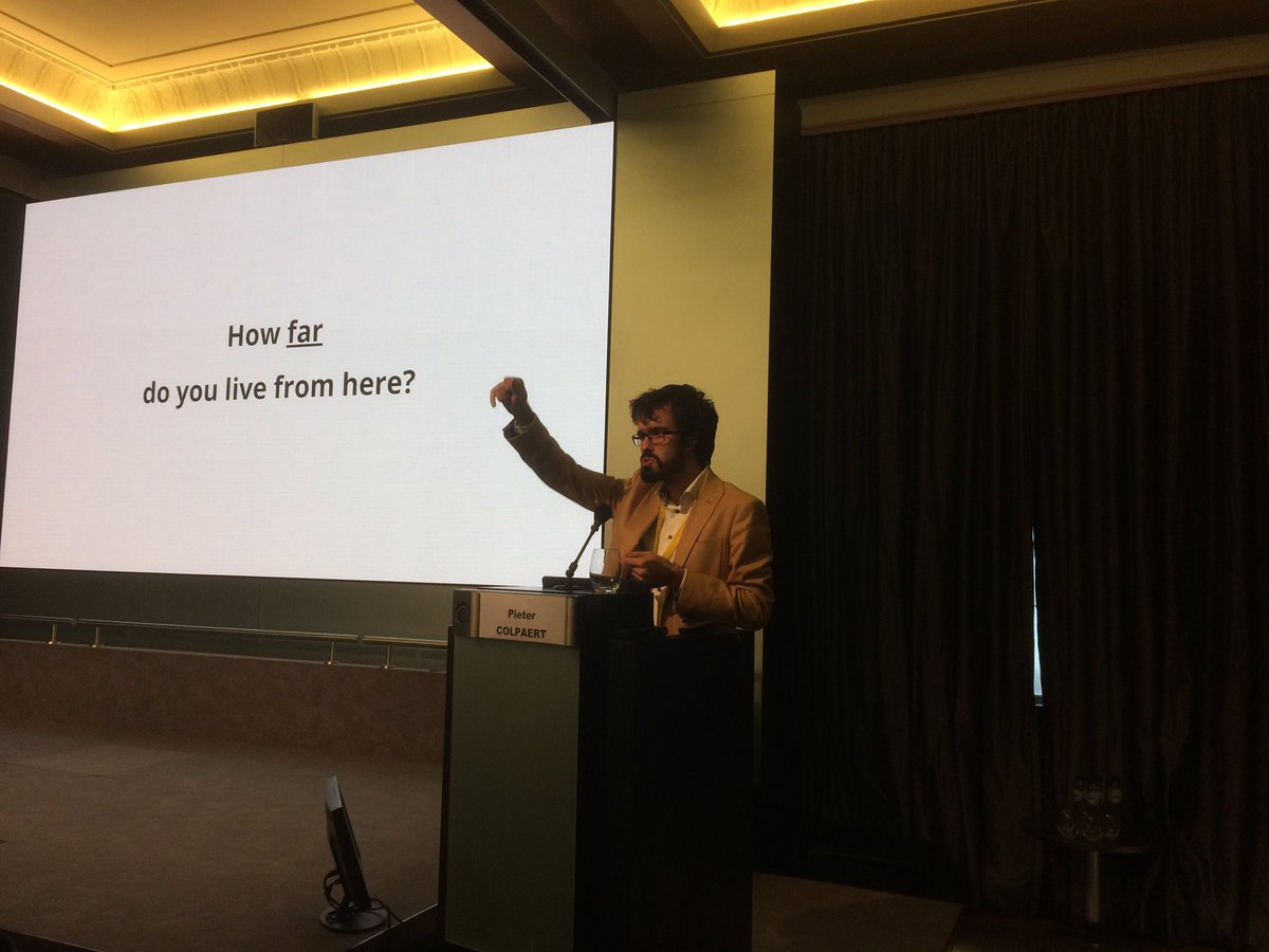 Pieter Colpaert heeft het momenteel over hoe websites schakels van een open gedecentraliseerde databank zijn! #mywga @pietercolpaert
