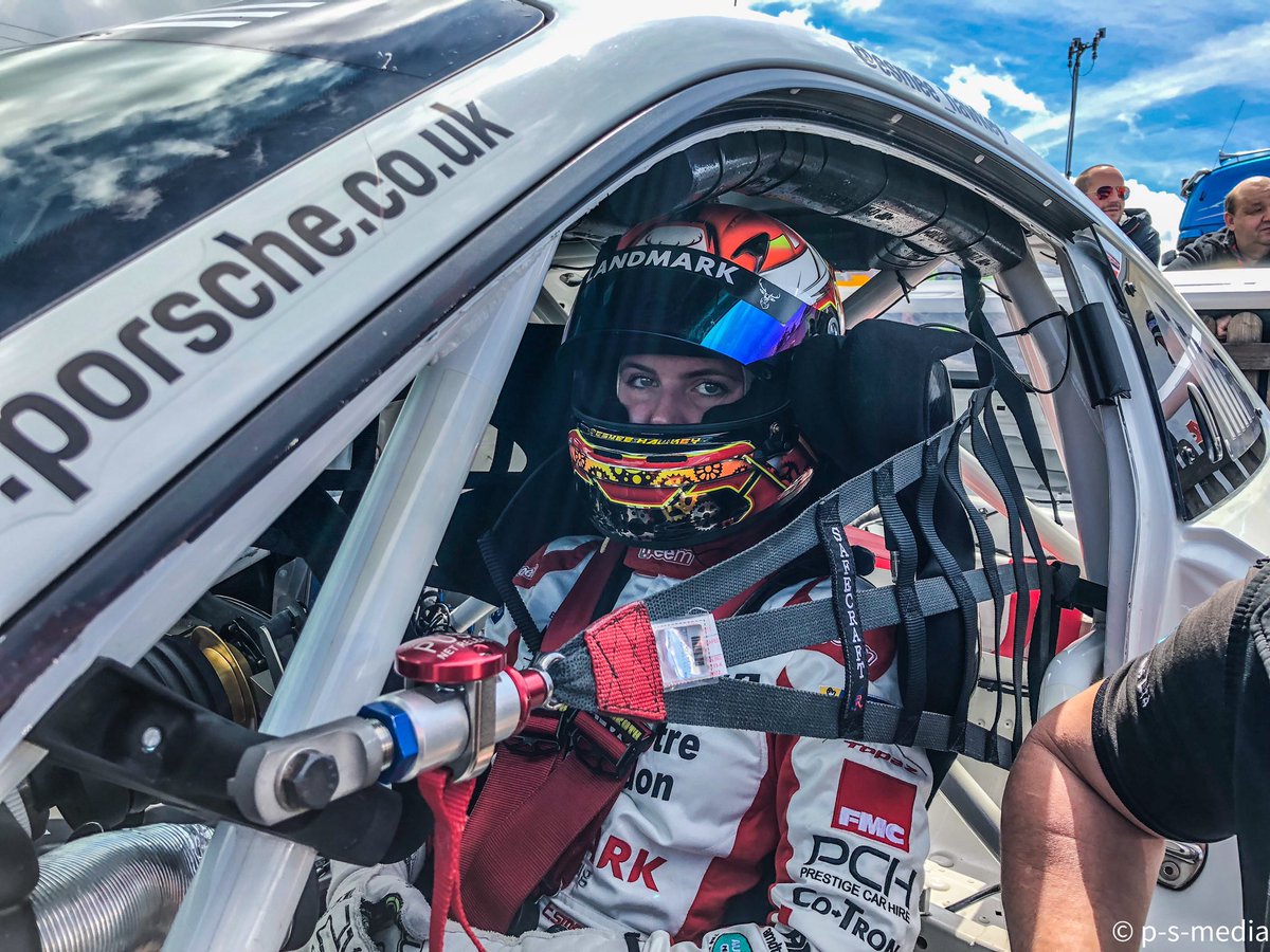 GTMarquesrace's tweet photo. Our Porsche Carrera Cup GB season in images #CarreraCupGB🇬🇧 #HighsandLows #Podiums #Wins #P3 #ProAmClass #P7 #TeamChampionship #GTMarquesracing #OneToWatch #TeamworkMakesTheDreamwork💪🏻 see more on our Facebook page GTMarquesRacing 📸 courtesy of @psmedia6 https://t.co/ZPlH6dVqe4