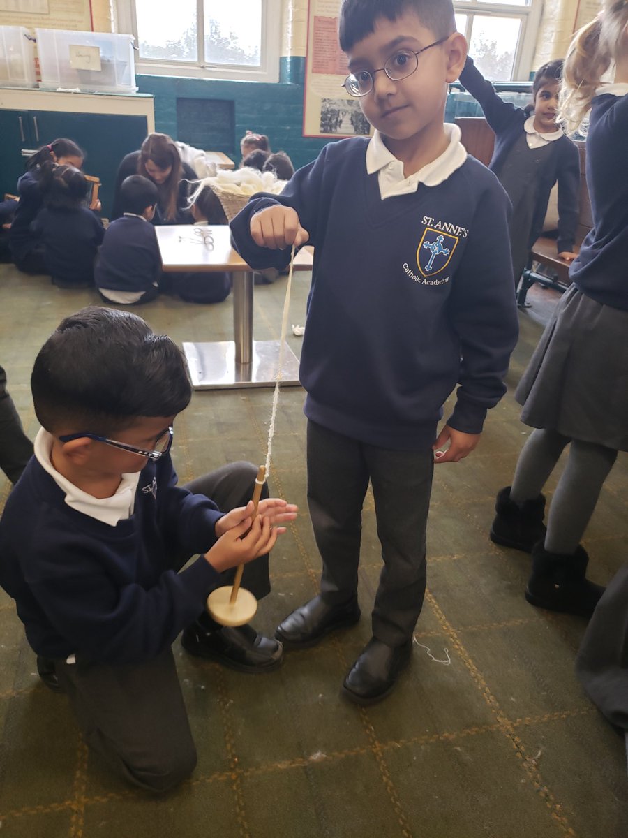 MissHunter20's tweet photo. Year 1 are at Bradford Industrial Museum and are enjoying the different stages of making yarn! #bestdaysoftheirlives #woolmill #victorians #milllife @stanneskly https://t.co/p4nudM2Fip