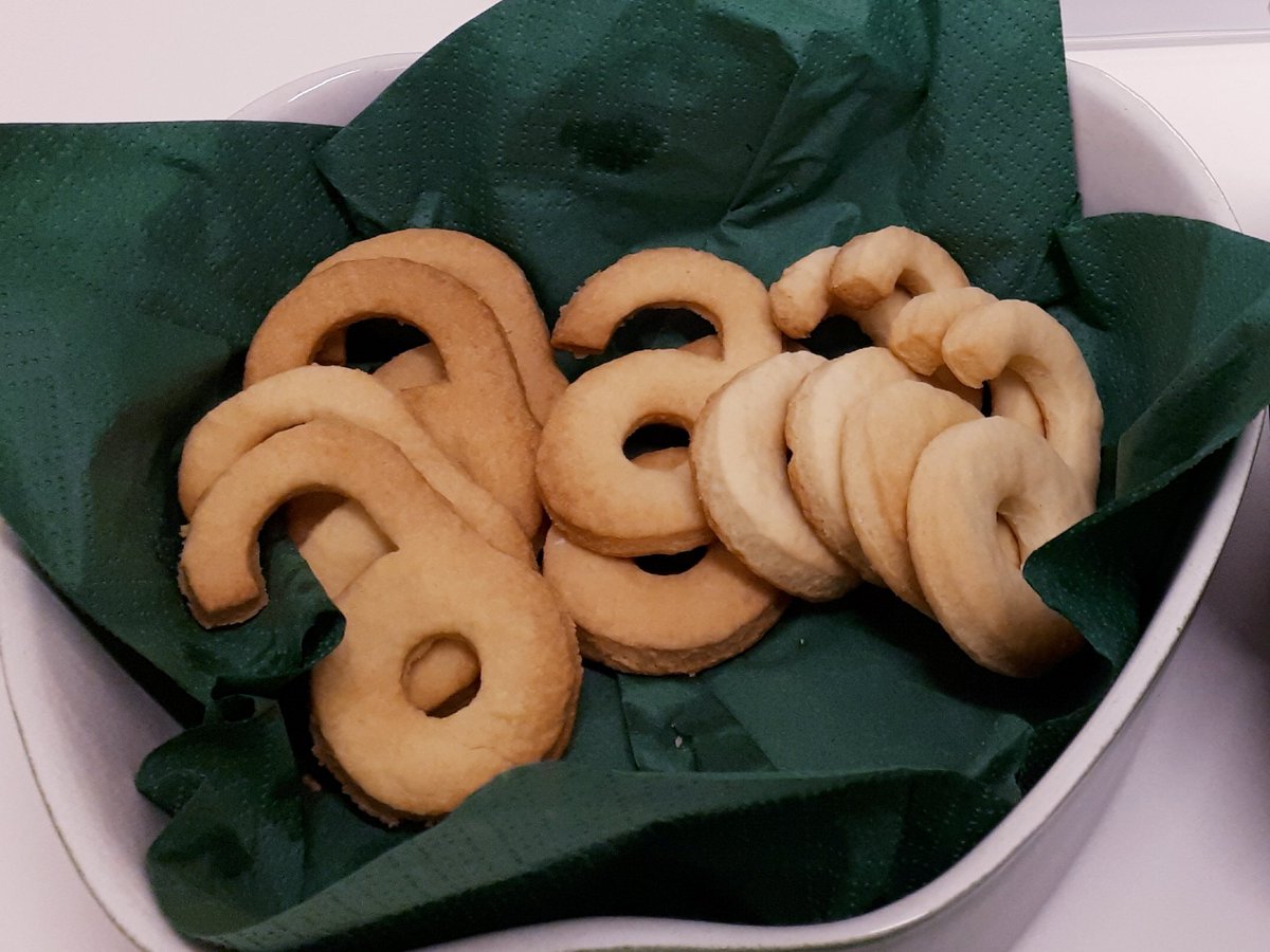 IlonaRiek's tweet image. Gerade habe ich mir durch Beiwohnen eines Vortrags zu #OpenJournalSystems einen OA-Keks verdient. Lecker! Die Kekse mit Zuckerguss sind allerdings bisher nur im #ClosedAccess verfügbar.