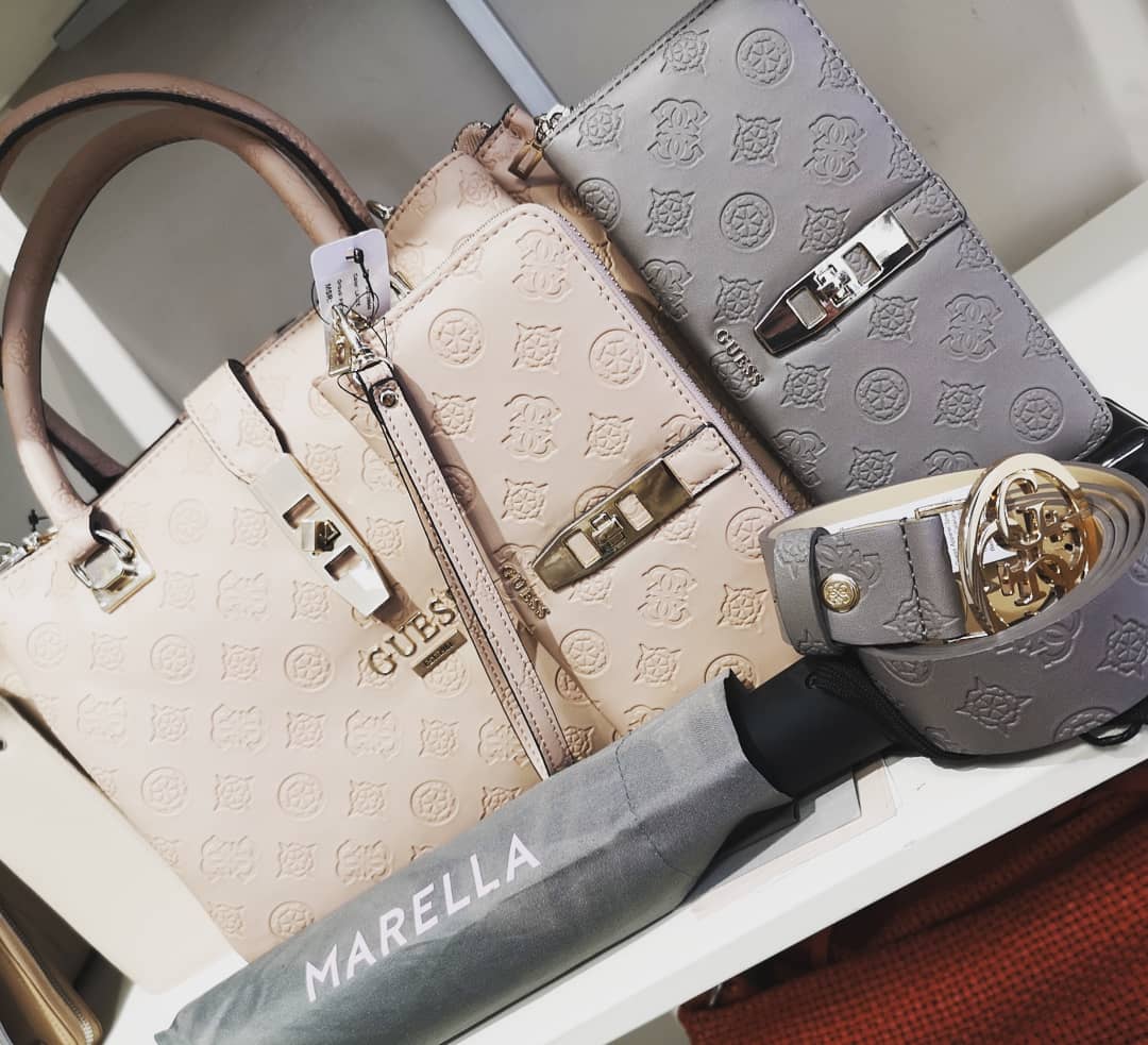 ElaMariaNCW's tweet photo. @guess have a bag to suit every style. From clean lines to bold prints, backpacks to wallets, if you're a woman on the go, you need #guess in your life 💞 Bags priced from €140, wallets priced from €65 🛍️
.
.
.
#elamaria #newcastlewest #sistersinstyle #limerick #shoplocal https://t.co/jS2L8xUCEK