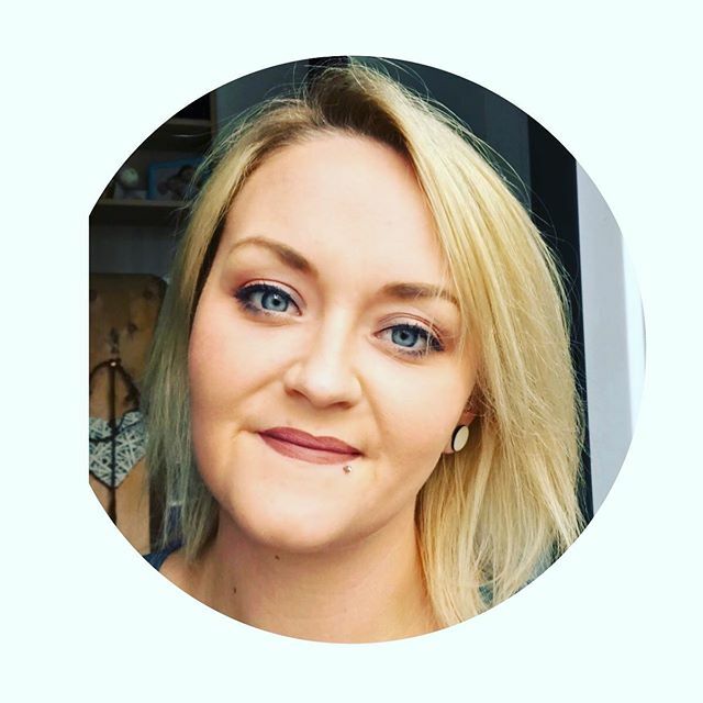 DerMottenkobold's tweet photo. Exactly, that's me. The woman behind the pictures, a mum of three adorable children, of two dogs, married and educator with body and soul. Mostly in a good mood, with a high sense of justice! #thatsme #peoplebehind #mumlife #mumofthree #doglover #married… https://t.co/cFoGaD4M21 https://t.co/TwCmcLJl41