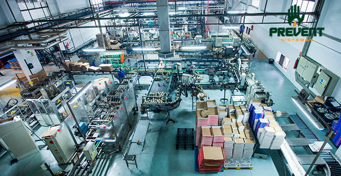 ¿Quieres optimizar costes y sentir seguridad en tu empresa? Conoce nuestro concepto FENCE INDUSTRIAS  cort.as/-Stgk
#seguridad #videovigilancia