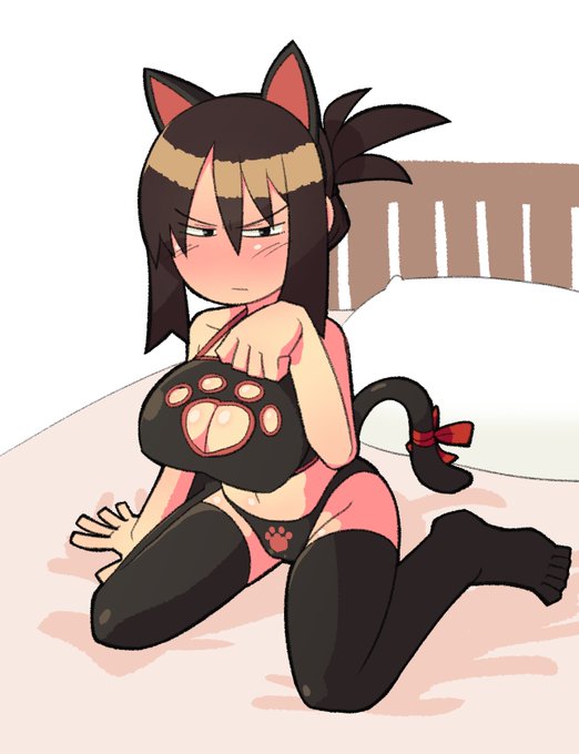 ハロウィンコスのネギトロちゃん
まだハロウィンじゃないのに着ちゃうのがミソ
一回消したお詫びに眼鏡Ver.もどうぞ 