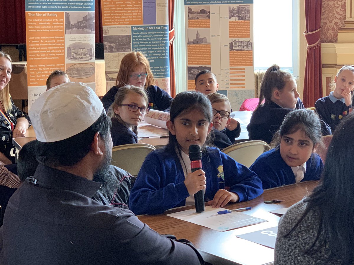 kirkdemocracy's tweet photo. “We like Batley because people are really helpful.”
“We’d like more recycling.”
“We like the wonderful people.”
“It’s peaceful and we’ve got good WiFi, but there are too many naughty teenagers.”
“We would like a local park.”
#Batley150 https://t.co/XfqoRB8r03