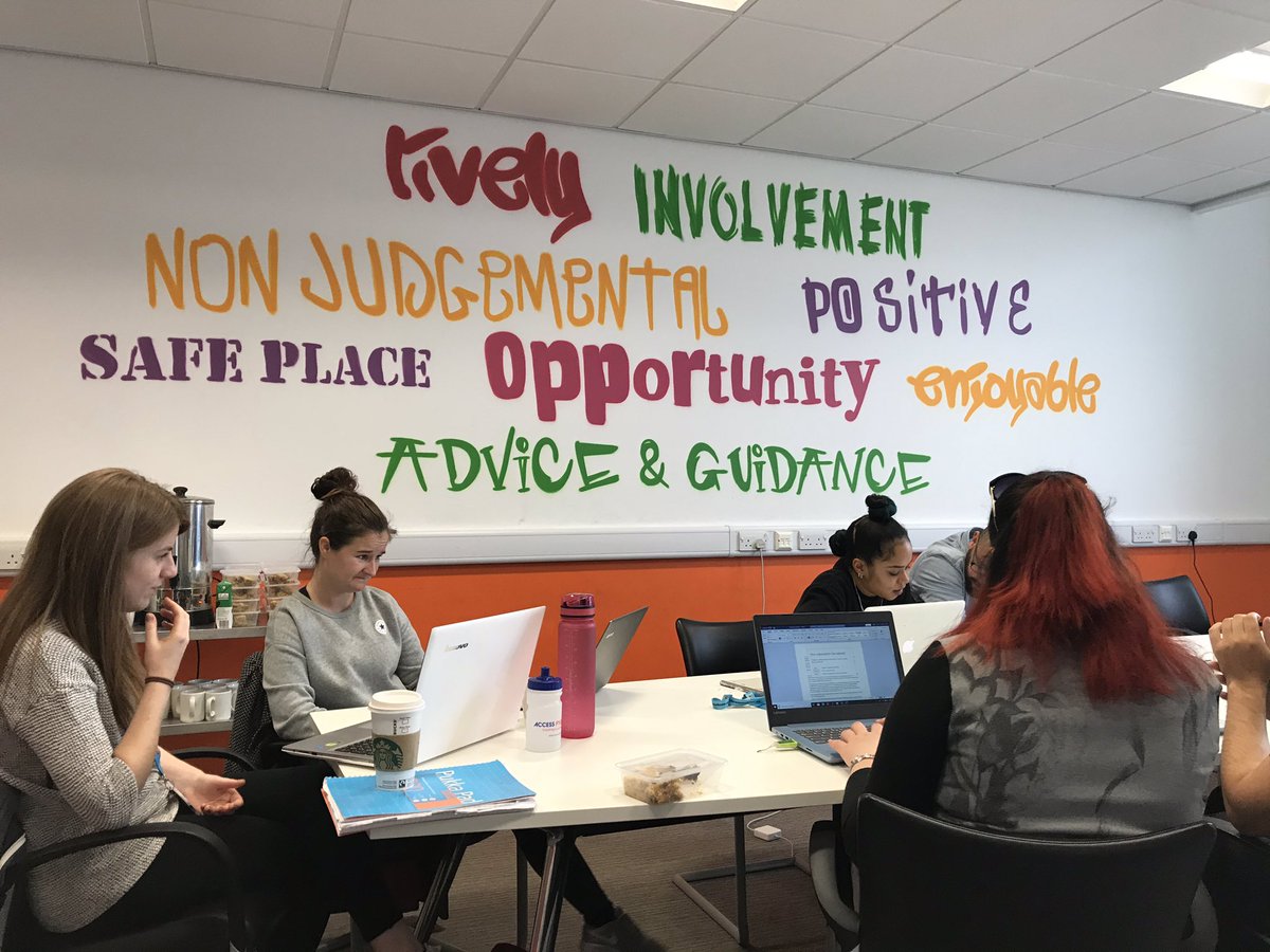 DebbietNya's tweet photo. World cafe assessments today! Exploring young people’s development through peer assessment. Students have developed a workbook to describe theories of development and young people’s behaviour. Great support in the room @nyaacademy @OnSideYZ https://t.co/c7MFjy24Xr