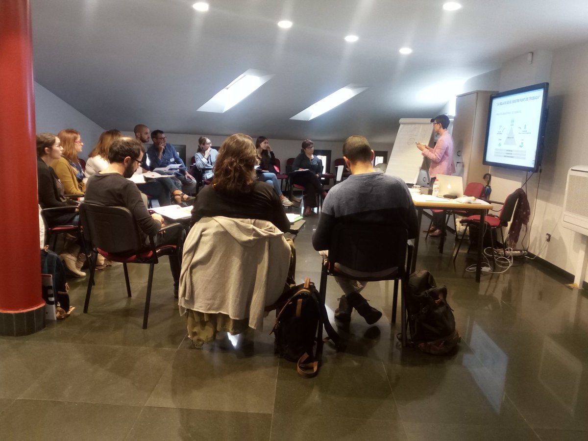 Primera sessió del curs Lideratge d‘equips amb Noemí Freixes
#formacio #agrescat #escolaconcertada #qualitateducativa #innovacio