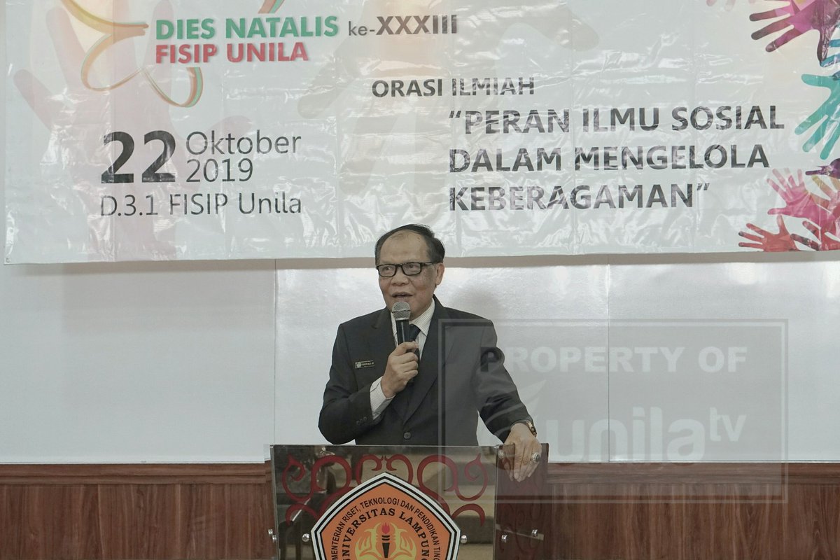 Unila_TV's tweet photo. FISIP Unila Gelar Orasi Imiah Dalam Rangka Dies Natalis Ke-33

Selasa (22/10/2019) (Unila TV) : Bandar Lampung - FISIP Unila mengadakan orasi ilmiah dengan mengangkat tema "Peran Ilmu Sosial Dalam Mengelola Keberagaman" oleh Dr. Sindung Haryanto.

#UniversitasLampung #UnilaTV https://t.co/ftJCWYUnKP
