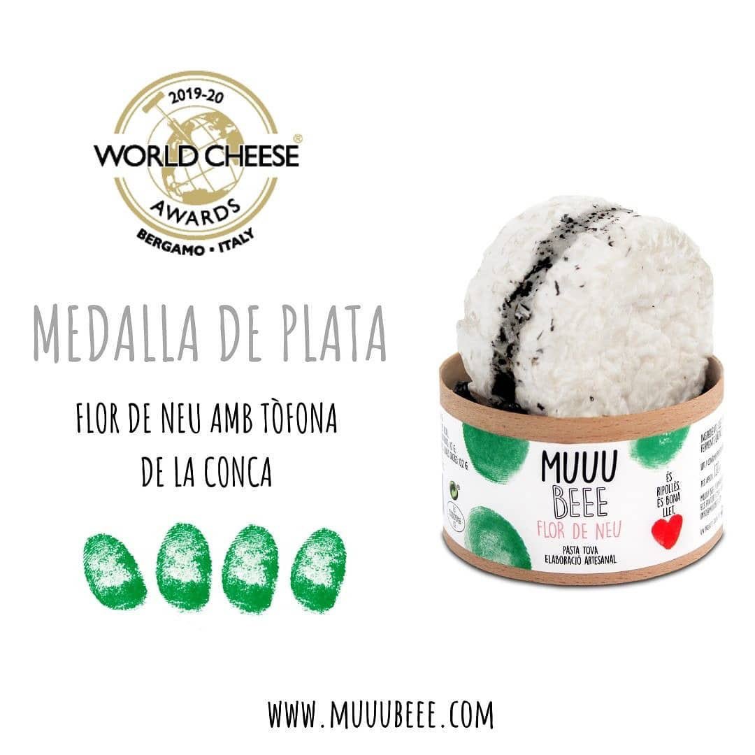 TofonadelaConca's tweet photo. @TeresaJorda @fundaciomap Formatge elaborat amb tòfona negra (Tuber melanosporum) de @TofonadelaConca. Fent sinèrgies amb l'objectiu de donar un valor afegit als productes del territori. La tòfona negra és clau per aconseguir-ho! Estem tots d'enhorabona!@moreranoguerola @fundaciomap https://t.co/gNXFGAqnjI
