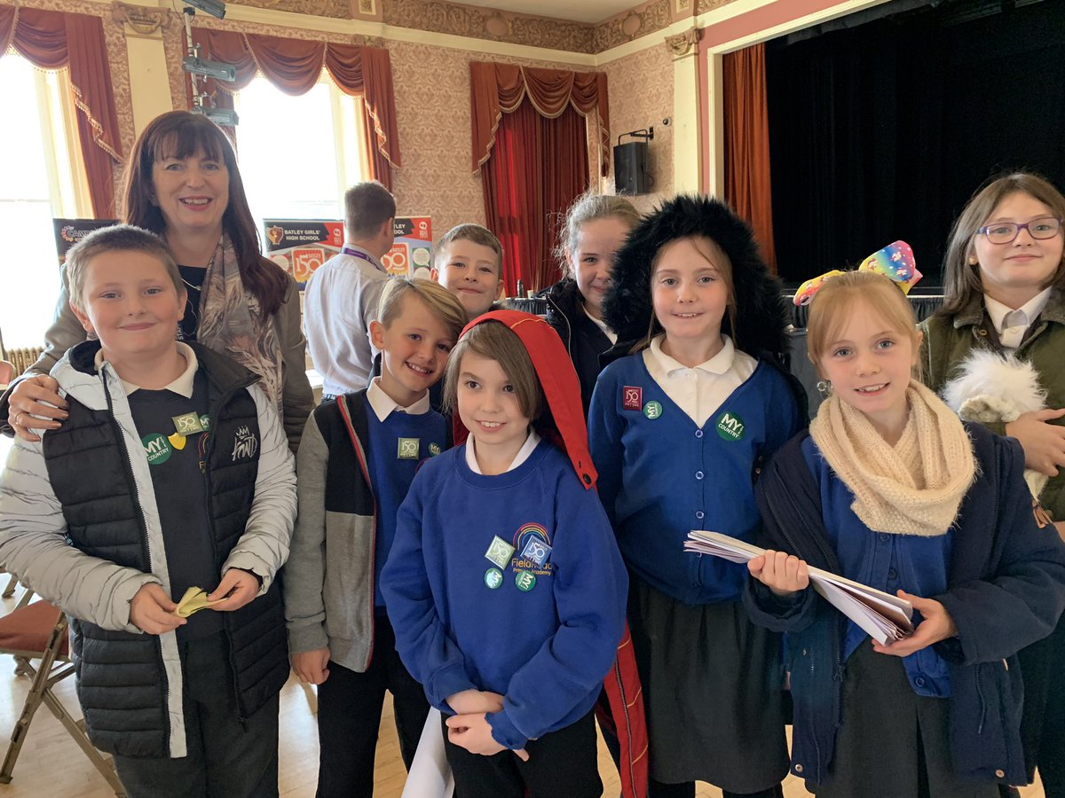 kirkdemocracy's tweet photo. Thank you especially to our young citizens who cane to learn about local democracy in their town today. Everyone gets a badge. Them’s the rules. #kirkdemocracy #Batley150 https://t.co/1BniE4Wgco