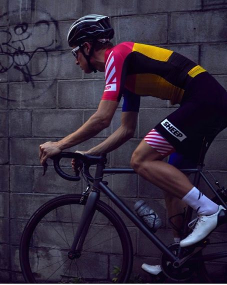 bellainsellaco's tweet photo. Una de las lesiones más frecuentes en ciclistas es la tendinitis rotuliana que se genera por el sobre uso del tendón debido a movimientos repetitivos o también por un traumatismo directo, es decir, por un golpe.

https://t.co/Ug73gIPAId https://t.co/XZjfkQeU9R
