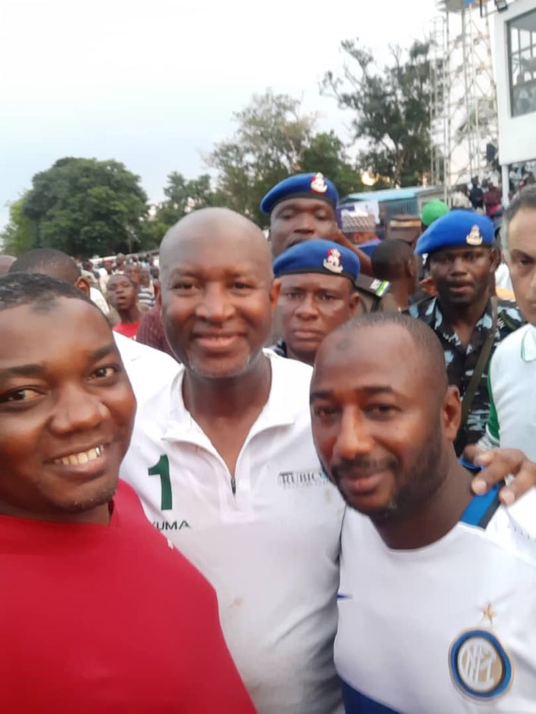 abuzamzam10's tweet photo. The champion and his fans @hadisirika #Robicon ⌛️⏳#Geogian cup finals kaduna. Congratulations 🍾🎈🎊 Sir https://t.co/bpAw45HJLn
