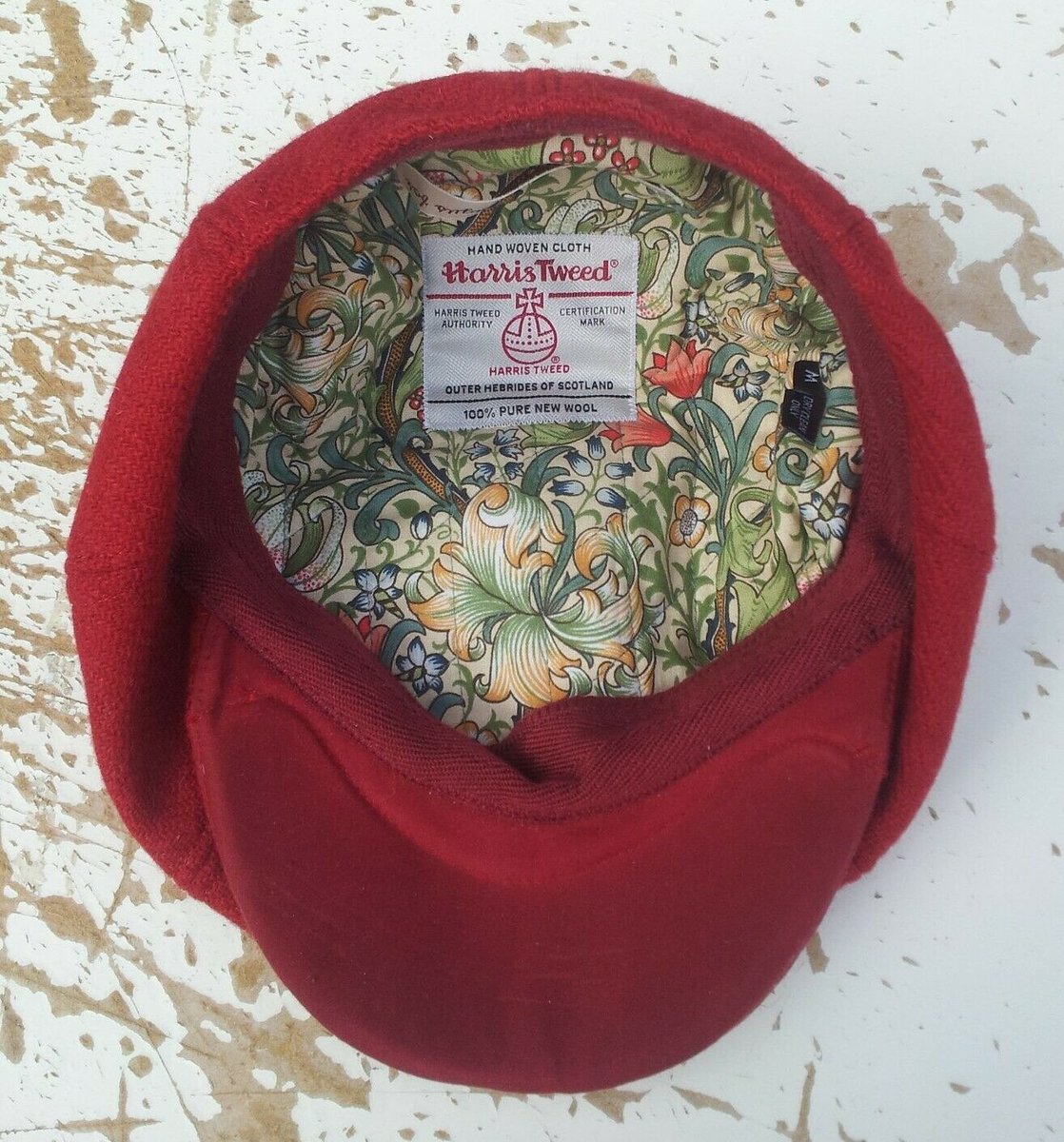 AmiCharnel's tweet photo. Harris Tweed Bakerboy Cap Newsboy Hat (William Morris floral lining) Bright Red. https://t.co/YubhRZdo1N #amicharnel #thecapmaker #Harristweed #newsboy #bakerboy #Hat #cap #britcraft #handmade #tweed #WilliamMorris #laurasbeau #uniquegifts #uniquegift https://t.co/gVz8iZIfyR