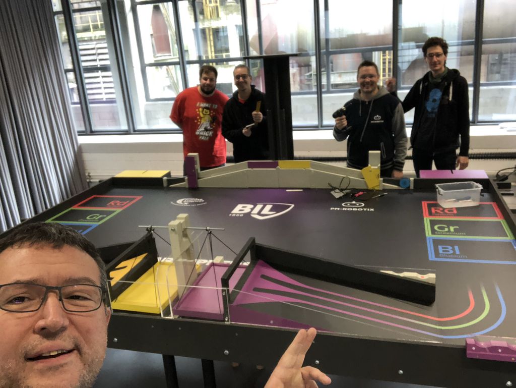 PM_ROBOTIX's tweet photo. 📢 La table est prête ! La compétition commence dans quelques heures à la #StartuppersNight à #Luxembourg avec @PM_ROBOTIX , @Brickstory , @CoffeeMachineFR et @goldorak_r  ! ... 🥳 ... #cdr2019 #cdr2020 #AtomFactory #eurobot ! https://t.co/apHejqkimq
