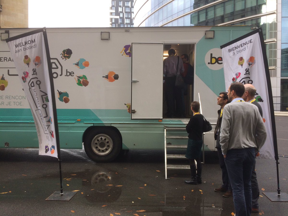 Ook de <a href="/FederalTruck/">Federal Truck.be</a> is hier! Straks organiseert het centrum voor cybersecurity binnen een sessie over phishing. #mywga