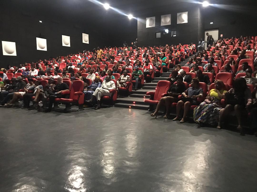 MOIJESAISTOUT2's tweet photo. Hello Gud people 😎
#guichetsfermés pour la première du film Moi Je Sais Tout . 
Nous sommes fiers de vous avoir vu aussi nombreux .  Merci à vous chers abonnés pour l'engagement! Maintenant,  la carrière du film démarre.ce ne sera pas sans vous.  🎥
#Mjst
#seishinberserk
#CANAL+ https://t.co/OrnldYb6MG