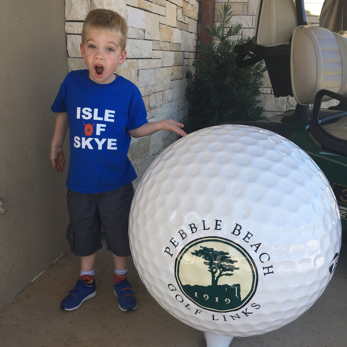 Love this photo of a Sonsie Fan on his hols in California 😃 Hope you're having a great time Alexander!
#isleofskye #pebblebeach