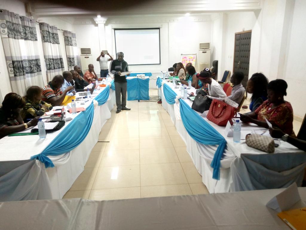 Mahamad76396706's tweet photo. La @CapssrBf à travers #RESOnance forme 20 journalistes et activistes sur la CVTA depuis ce matin à Koudougou, pour la vulgarisation du #MaputoProtocole.
@BMakambo @CelestinCompao1 @PathfinderInt @Dsiribie @SanouidiSheila https://t.co/NdzJNo0AS9