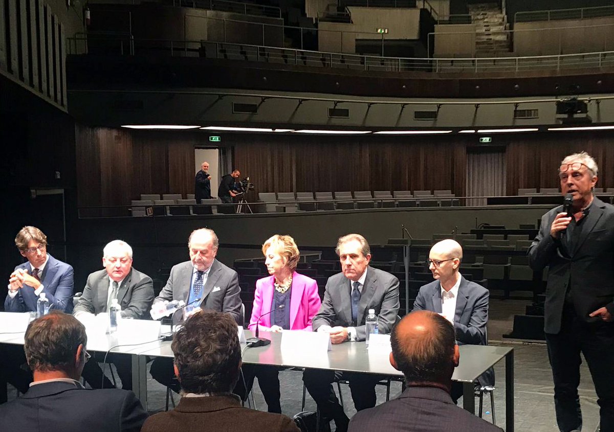 Federlegno's tweet photo. Stefano #Bordone, Vicepres. #FLA "Per sostenere aziende delle aree colpite da Vaia abbiamo affiancato a iniziative politiche eventi culturali per sensibilizzare su necessità di valorizzare legname abbattuto. Molto orgogliosi di poter dare nuova stagione a teatro @triennalemilano" https://t.co/hbLODavD4L