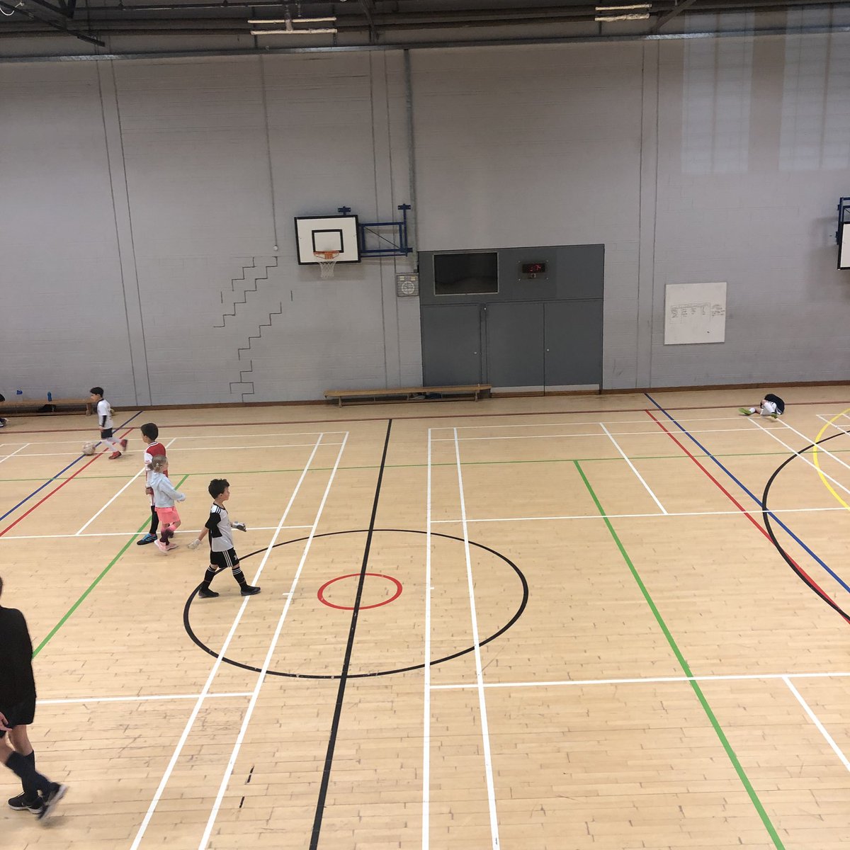 ffwdcoaching's tweet photo. Day 2 is up and running - about to head on to the Astro after a wee warm up indoors! Tomorrow it’s @hexagolsport day and special guest time 👀 #celebrity #spfl #edinburghfootball #footforwardcoaching https://t.co/52N4EeEUem