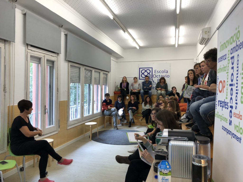 OctavioPazBCN's tweet photo. Nova jornada de treball compartit entre mestres interessades en noves metodologies i mestres de l’OP. Gràcies per la vostra confiança: @e_santaanna, @EscolaCaixa, #GuillemdeMontgrí, #MartaMataVilanlova, #EsproncedaSabadell, #ElsPinetons, #JosepMGinesta i #CRPbaixCamp. https://t.co/xO2Woszq7Q