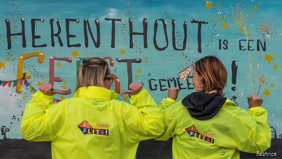 octopusplan's tweet photo. FLITS is op zoek naar.....jou! 5 gemotiveerde duoteams per provincie gezocht om strappers te belonen op weg naar school! Elk team krijgt een gratis beloningspakket mee. #flits #octopusplan #strappen https://t.co/pplXa8SltX https://t.co/HIg8U8jqQX