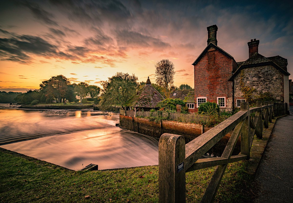 Beaulieu, new forest <a href="/HollyJGreen/">Holly Green - Weather Presenter</a> <a href="/HampshireLife/">Hampshire Life</a> <a href="/HantsHistory/">Hampshire History</a> <a href="/BBC_Hampshire/">BBC Hampshire & IoW</a> #hampshirelife #itvweather #newforest #SonyAlpha <a href="/Sony/">Sony</a> #landscapephotography