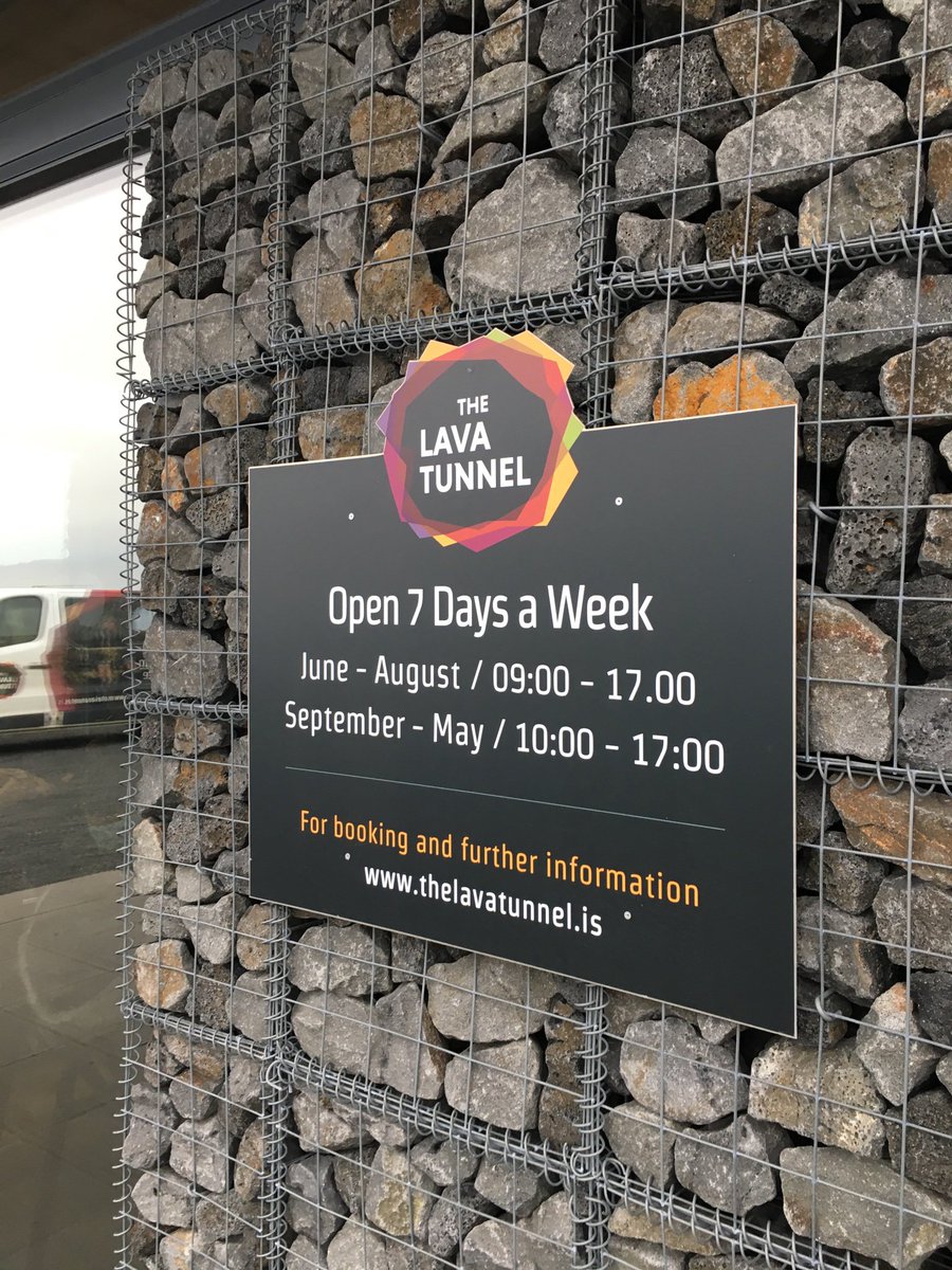 stauggeography's tweet photo. Lava tunnel 🌋 🔦 https://t.co/Wm4FR8ewi3