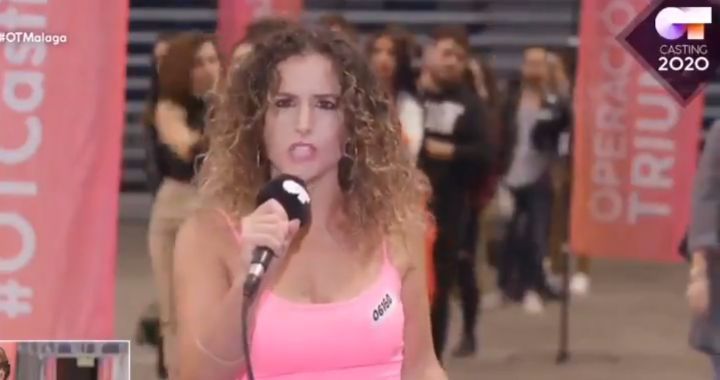 Una fan de <a href="/Aitanax/">AITANA</a>  se presenta al casting de #OT2020 y asusta a <a href="/NoemiGaleraN/">Noemí Galera</a>

Si su objetivo era no pasar desapercibida lo consiguió 😅los40es.com/4edet2 <a href="/OT_Oficial/">Operación Triunfo</a>