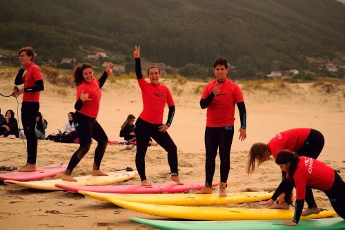 LoveFerrolterra's tweet photo. Queres saber por que quen nos visita queda 😍#inlove? En 
@Ticket2Europe contan a experiencia nun #famtrip de #ErasmusPlus no @ConcellodeAres e @Cedeira_oficial con #surf en @C_Valdovino  #HSFG #TurismoFerrolterra #DeputaciondaCoruna #MancomunidadedeFerrol
https://t.co/yNZE6eEYED https://t.co/7vmcVJJMoW