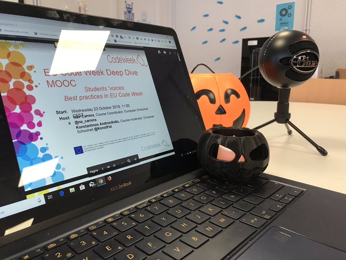TecnoMoas's tweet photo. Probando, probando todo ok para mañana, escucha al Comando @makeymakey relatando su experiencia para la @CodeWeekEU mañana a las 11.00 horas #codeweek2019 #deepdivemooc https://t.co/vUp8C3VRoo