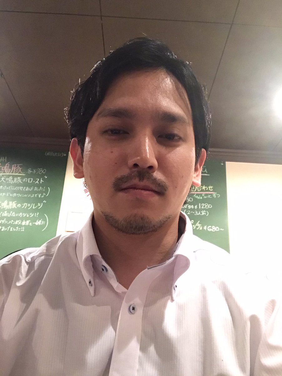 paiotukaidee's tweet photo. #weeklyPJJ あげ忘れていました。
代わりにスーツのコスプレあげます。
決して、決して飲みに来ているわけではありません。 https://t.co/IjF8DBd6r6