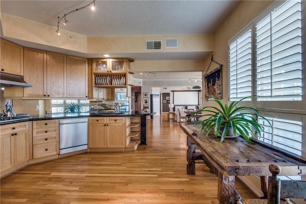 3401 Lee Parkway , #1405
Dallas, TX 75219
$1,250,000 STATUS: ACTIVE ON SITE: 46 DAYS MLS #: 14178566