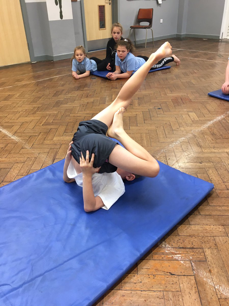 PentrerGraig's tweet photo. Dosbarth Neptune enjoyed developing their balances today using different parts of the body. #pgpneptune #pgppe #pgphealth https://t.co/v7fpXhCDxh