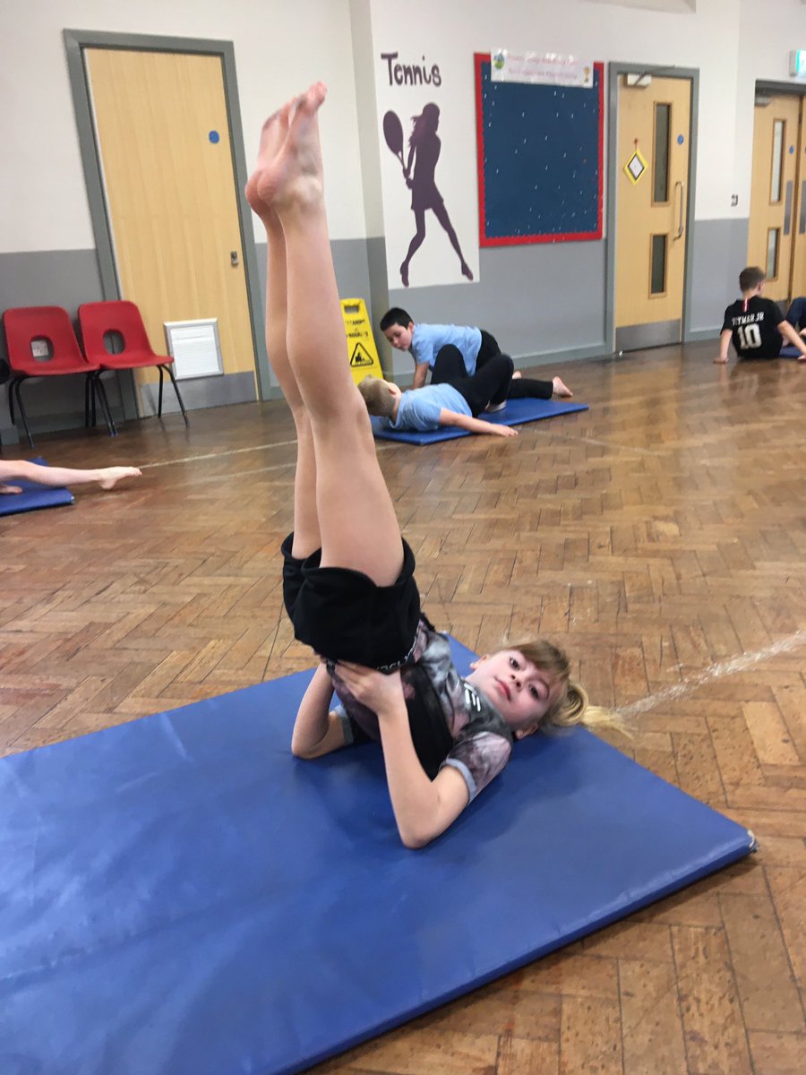 PentrerGraig's tweet photo. Dosbarth Neptune enjoyed developing their balances today using different parts of the body. #pgpneptune #pgppe #pgphealth https://t.co/v7fpXhCDxh