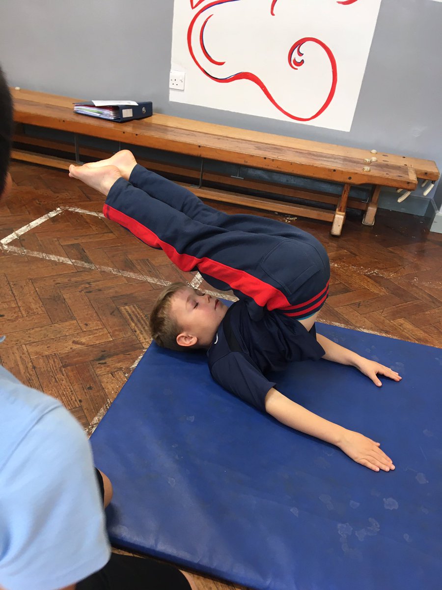 PentrerGraig's tweet photo. Dosbarth Neptune enjoyed developing their balances today using different parts of the body. Working together and having fun. #pgpneptune #pgppe #pgphealth https://t.co/S6TfHlvgzA