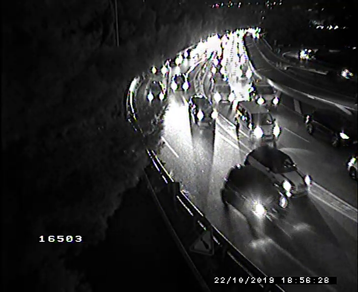 A8Trafic's tweet photo. 18h55: bretelles de sortie 42 Mougins trafic ralenti dans les 2 sens de circulation écoutez @Radio1077 #A8 #Inoftrafic https://t.co/HTEeawYtro
