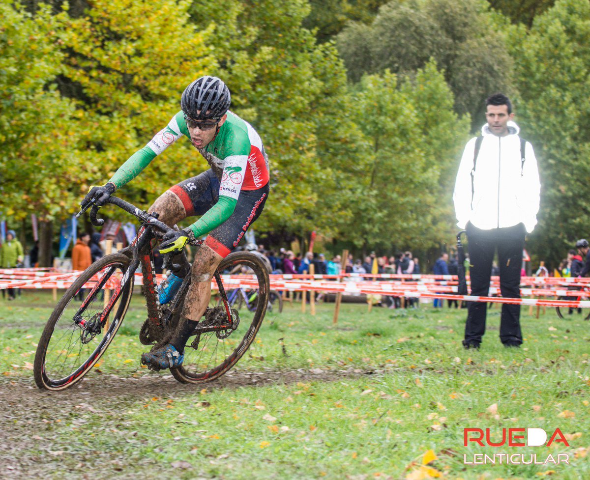 La luz de <a href="/SPIUKSportline/">SPIUK</a> que nos hace brillar... 😆😊 (📸 <a href="/ruedalenticular/">Rueda lenticular</a>)

El viernes 25 (12.00) estaremos presentando mis nuevos planes junto a la marca para apoyar el CX desde la base. La cita, en la sede de #SPIUK (Pol. Ind. Zabale), junto a <a href="/felipeorts15/">Felipe Orts Lloret</a> y <a href="/teikauciteam/">Teika UCI Team</a> 💪