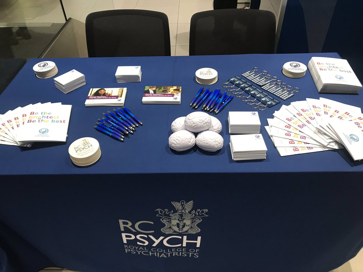 NikkiLCochrane's tweet image. Set up ready for the @RCPsych #PresidentsLecture this evening! #ChoosePsychiatry @wendyburn @DrLadeSmith