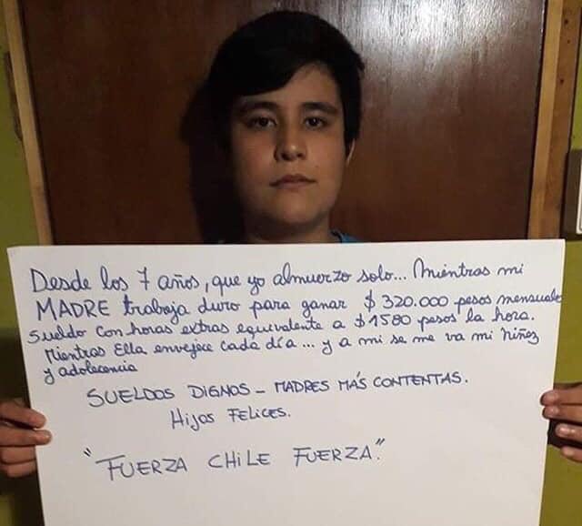ladani1980's tweet photo. Cuanta verdad y qué impotencia más grande por la cresta!!! La rabia se acumula y este viernes 18 de octubre explotó!! #ChileDesperto #PiñeraRenuncia #EstoPasaEnChile https://t.co/NfCRWUX8iX