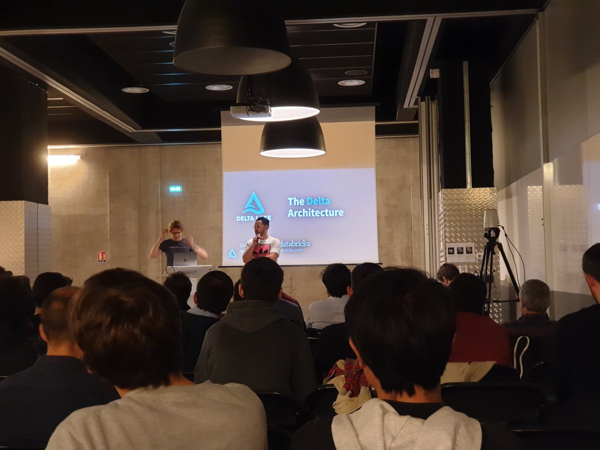 Le 15e meetup commence!! merci @leboncoinEng #DataEngineering