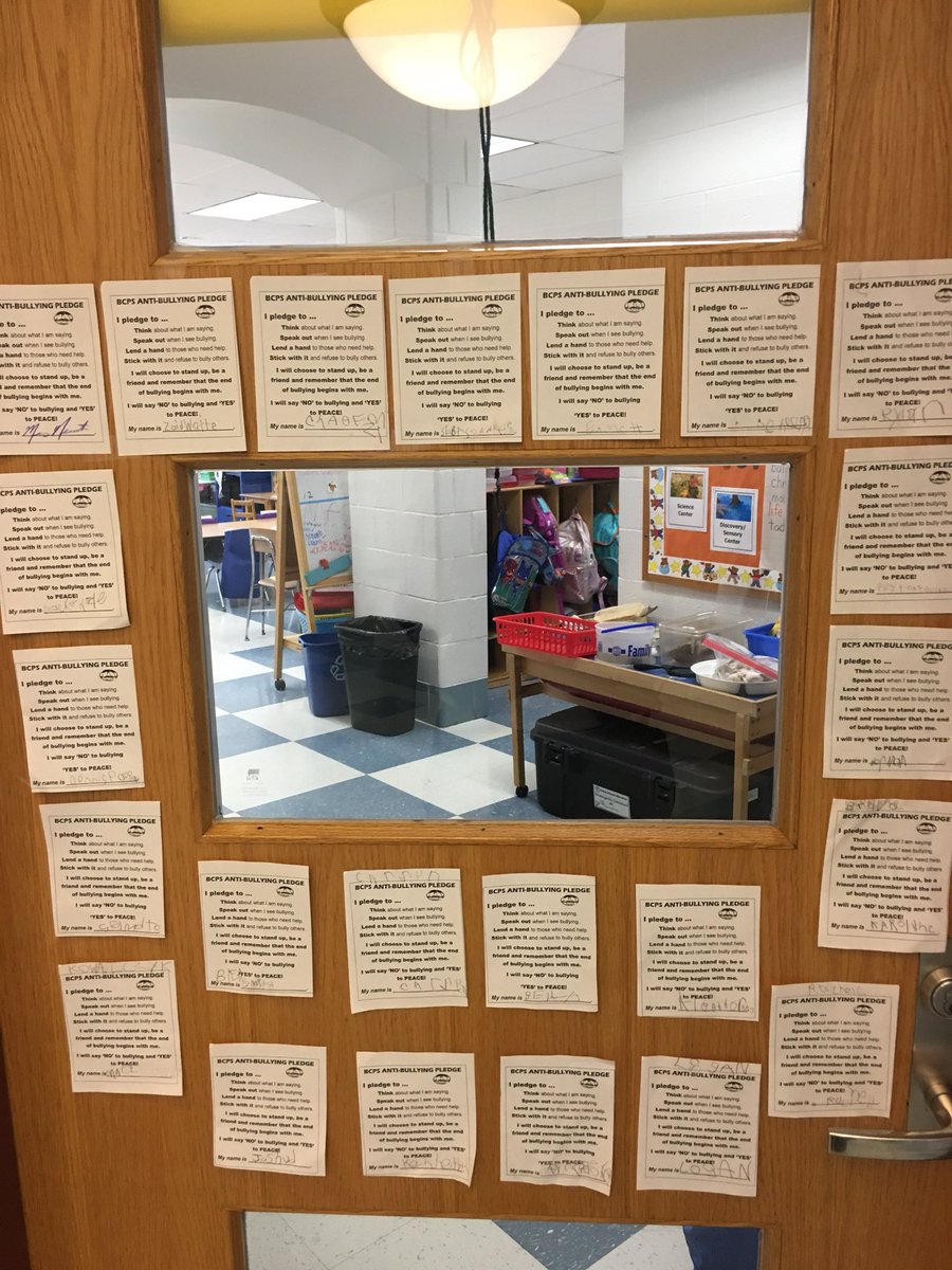 MsWagnerBCPS's tweet photo. @EssexBCPS Ss signed the BCPS Anti-Bullying Pledge! #proudprincipal https://t.co/3QaUFUK0gT