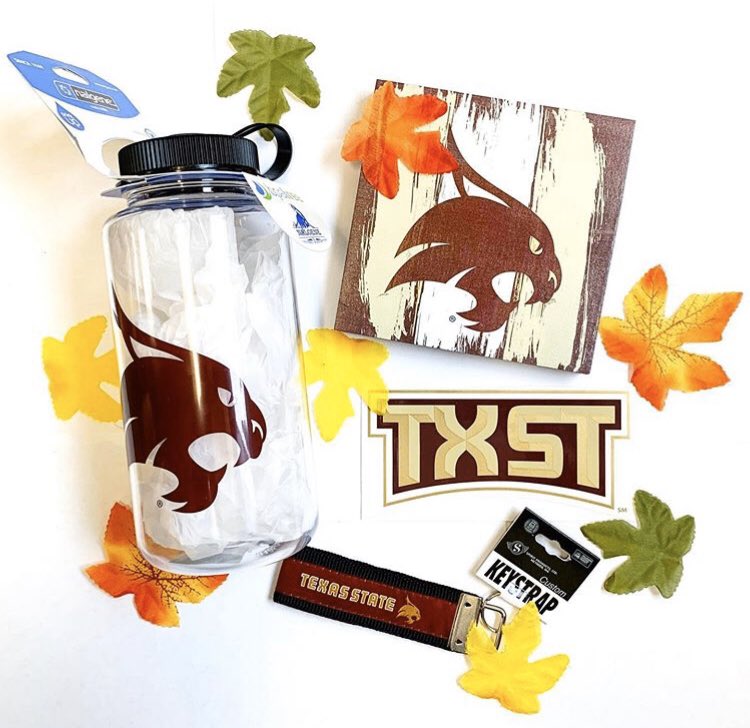 SanMarcosHall's tweet photo. Tag Texas State Housing (@txstatehousing) in pictures of your spooky decorated rooms and you’ll be entered in to win these prizes! Entrees are accepted until October 25th! https://t.co/kG4YUjRAcH