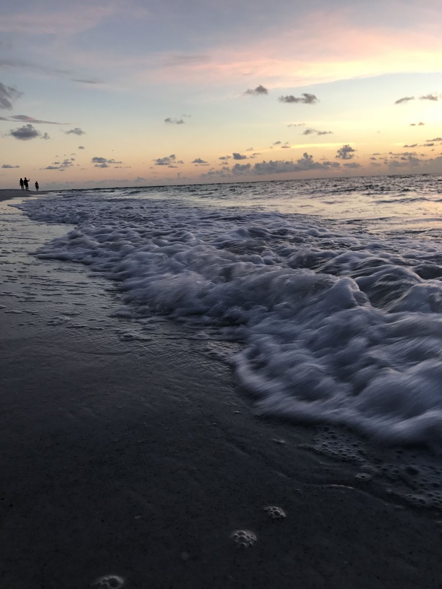 AMI_Adventure's tweet photo. We are so lucky to have these beautiful sunsets ☀️

#beachday #beach #saltair #nature #sea #ocean #travel #love #beaches #sunset #fallinflorida  #adventure #beachvibes #wanderlust #travelgram #waves #beachbum #family #adventurerentals #adventureawaits #vacationrentals #sunsets https://t.co/2vv4BQ9fE1
