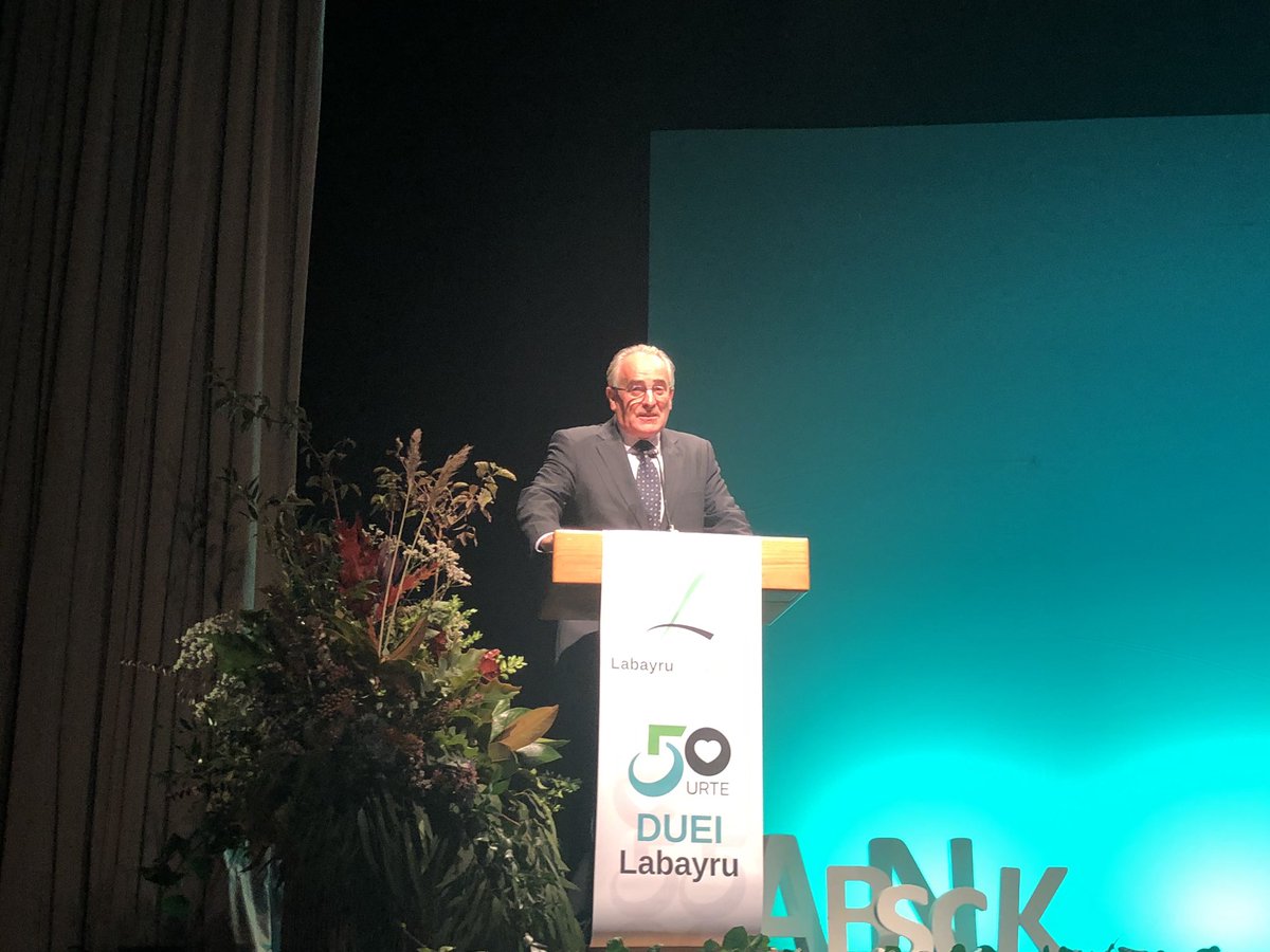 DiocesisBilbao's tweet photo. Gaur @labayrufundazio Udako Euskal ikastaroaren 50. urteurrena #duei #euskaradantzan https://t.co/xyqu6gUXyx