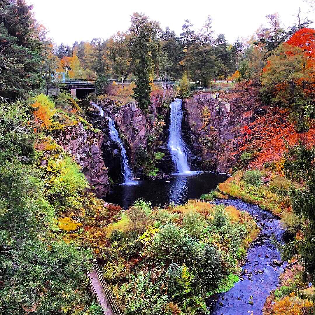 SvenskVagguide's tweet photo. #Dagensfoto #Stalpet ett 20 meter högt #vattenfall i #Svartån #Aneby kommun #Småland 👍😊 https://t.co/4D2Eszo5Uv