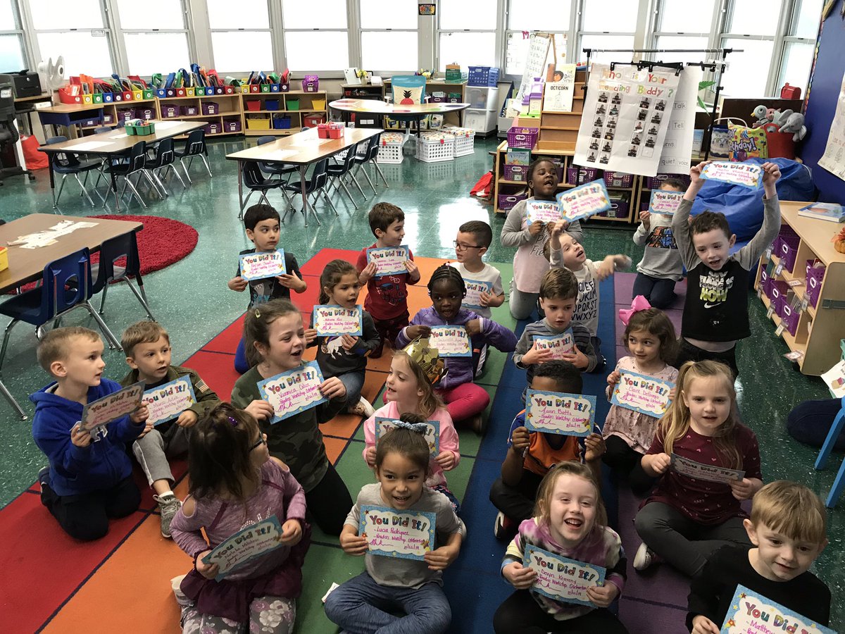 MrsDeBlasio's tweet photo. We had our first Readers Celebration today! ππ #kindersmart https://t.co/ed5O2P6LMK