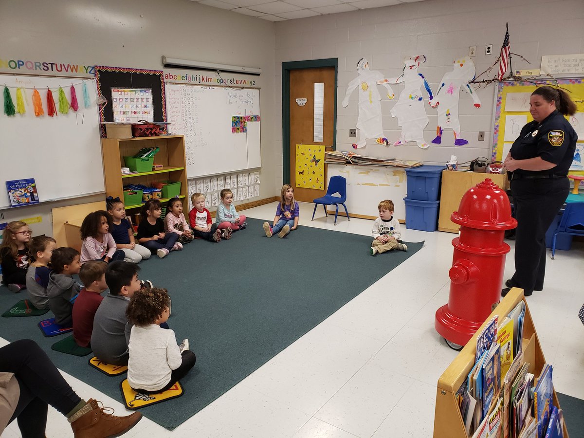 kacorns's tweet photo. We were visited by the Hickory Fire Dept. last Friday.  Thank you for all you do HFD! https://t.co/LLBGoliYK8